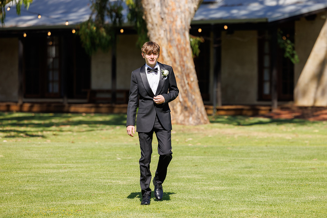 Kelly and Fergal - Old Broadwater Farm Wedding Photos
