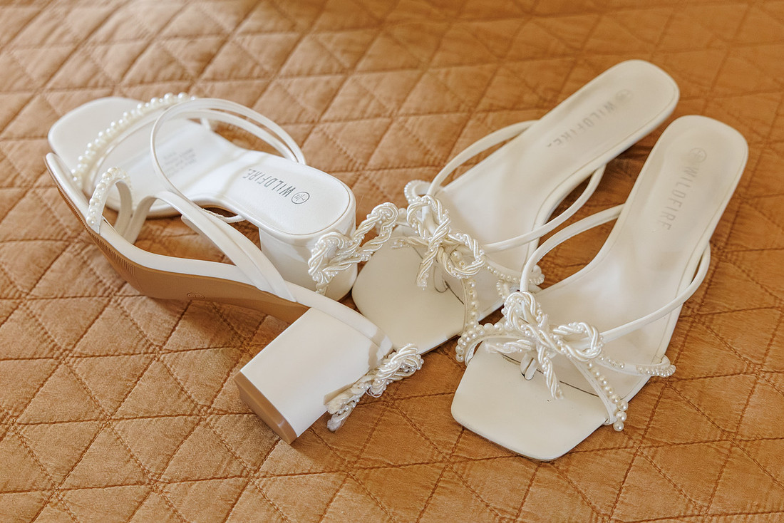 Madeleine and Daniel - Country Charm Weddings Photos