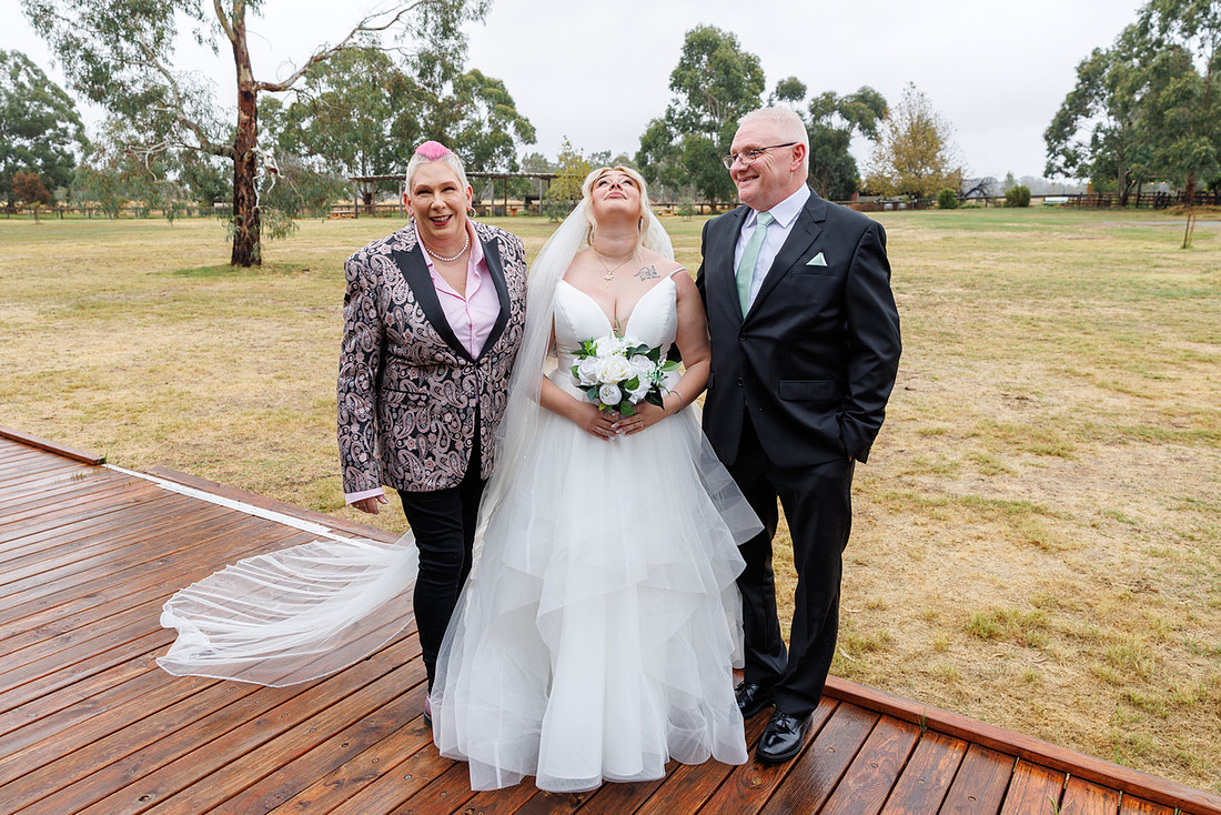 Madeleine and Daniel - Country Charm Weddings Photos