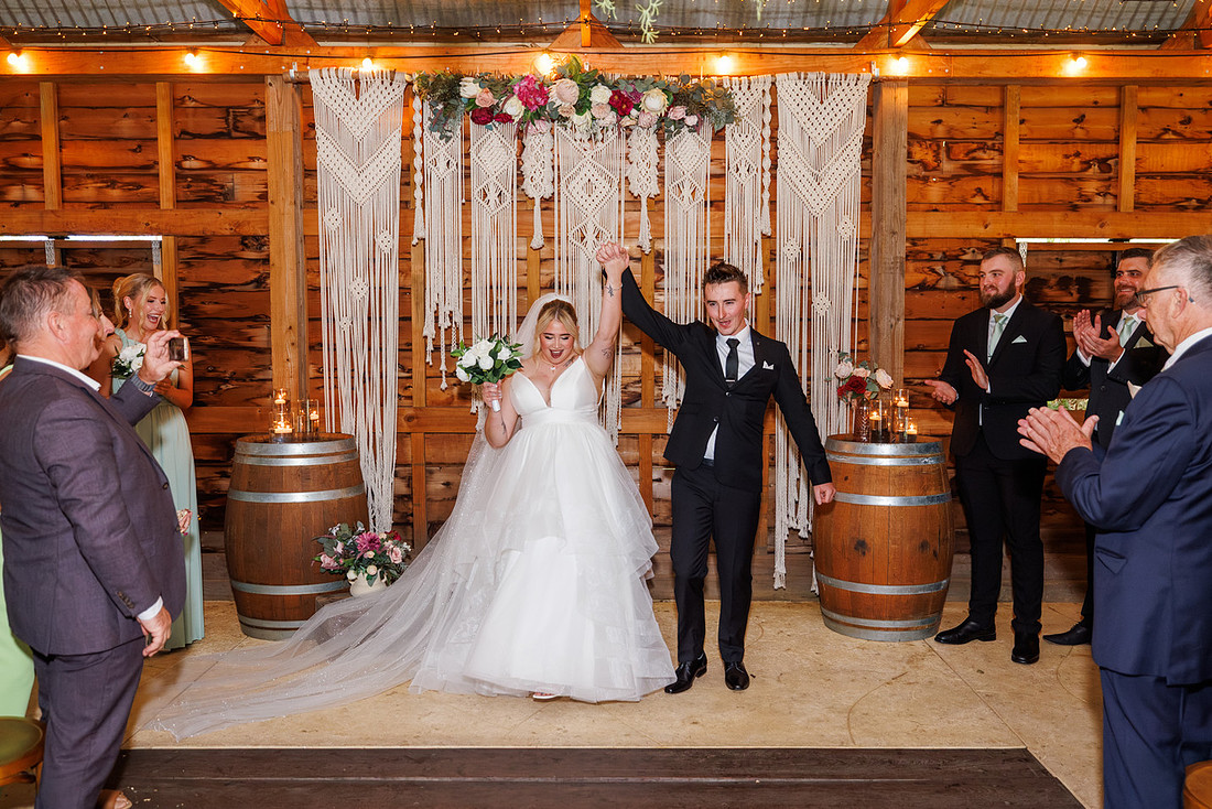 Madeleine and Daniel - Country Charm Weddings Photos
