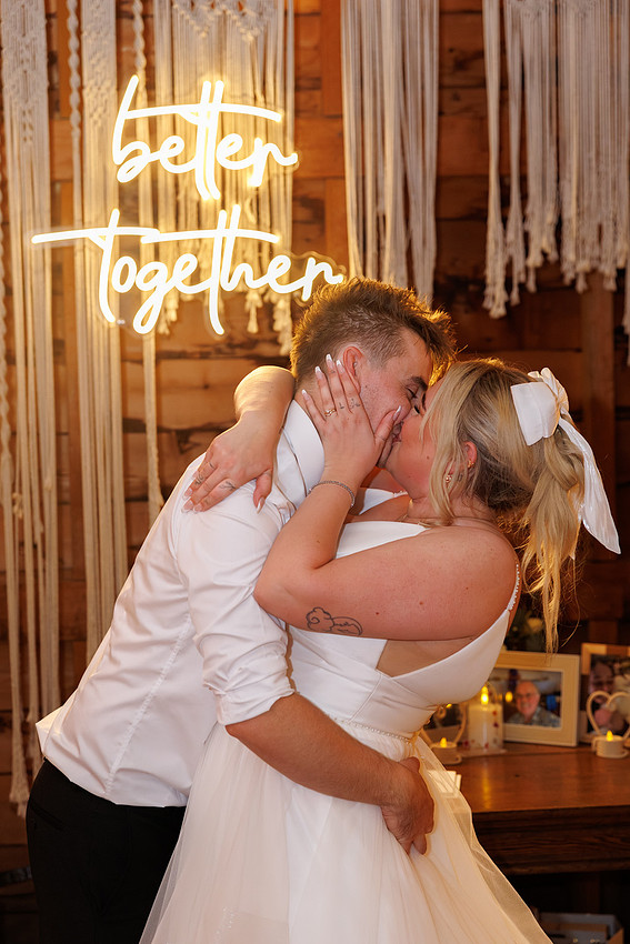 Madeleine and Daniel - Country Charm Weddings Photos