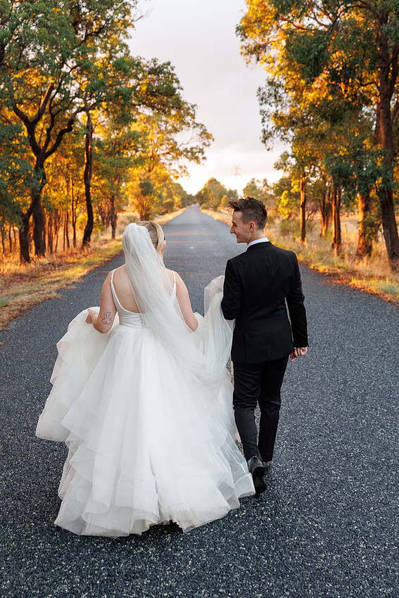 Madeleine and Daniel - Country Charm Weddings Photos