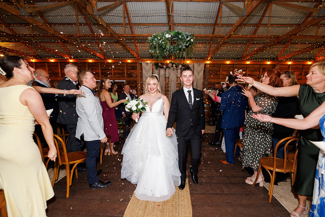 Madeleine and Daniel - Country Charm Weddings Photos