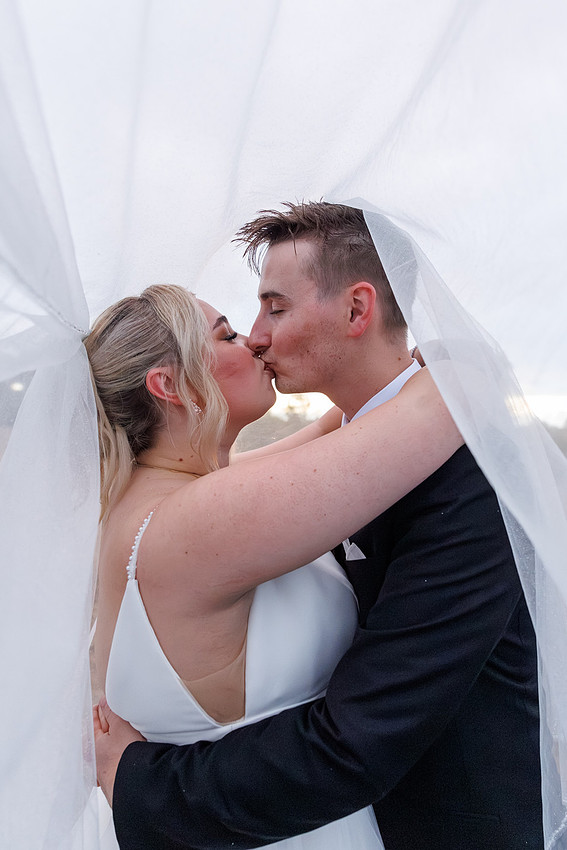 Madeleine and Daniel - Country Charm Weddings Photos