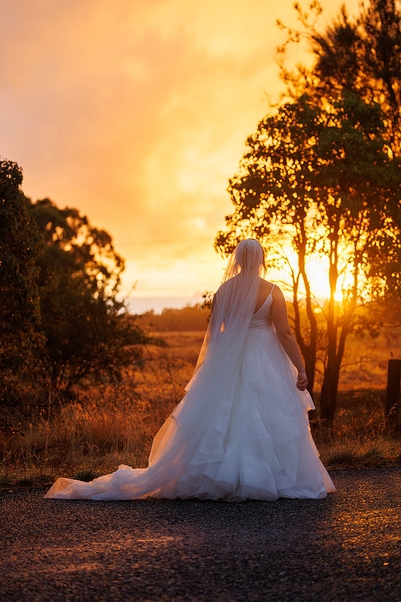 Madeleine and Daniel - Country Charm Weddings Photos