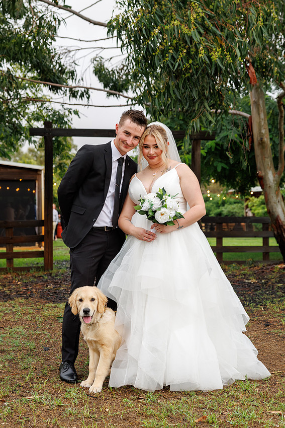 Madeleine and Daniel - Country Charm Weddings Photos
