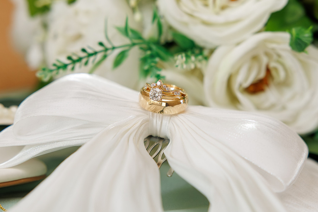 Madeleine and Daniel - Country Charm Weddings Photos