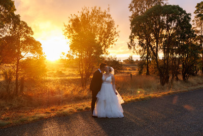Madeleine and Daniel - Country Charm Weddings Photos