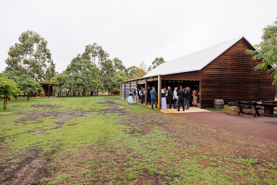 Madeleine and Daniel - Country Charm Weddings Photos