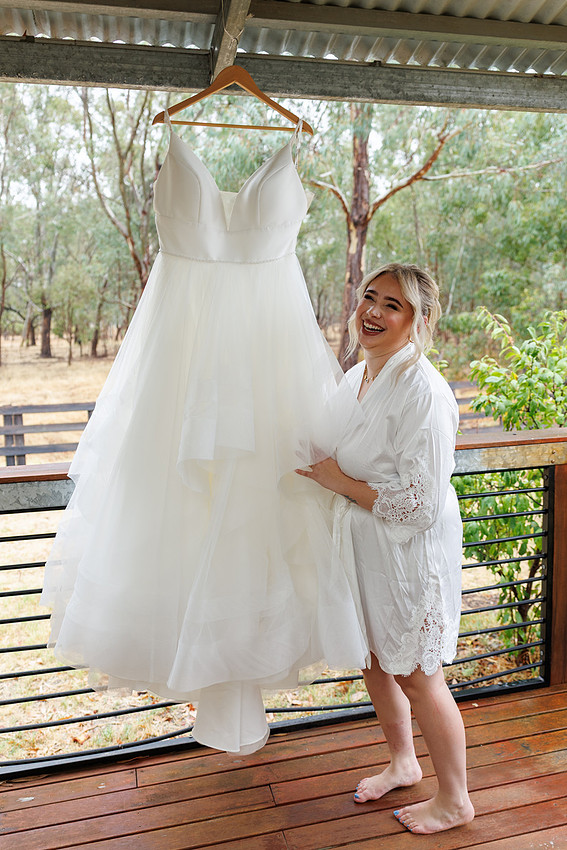 Madeleine and Daniel - Country Charm Weddings Photos