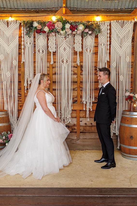 Madeleine and Daniel - Country Charm Weddings Photos
