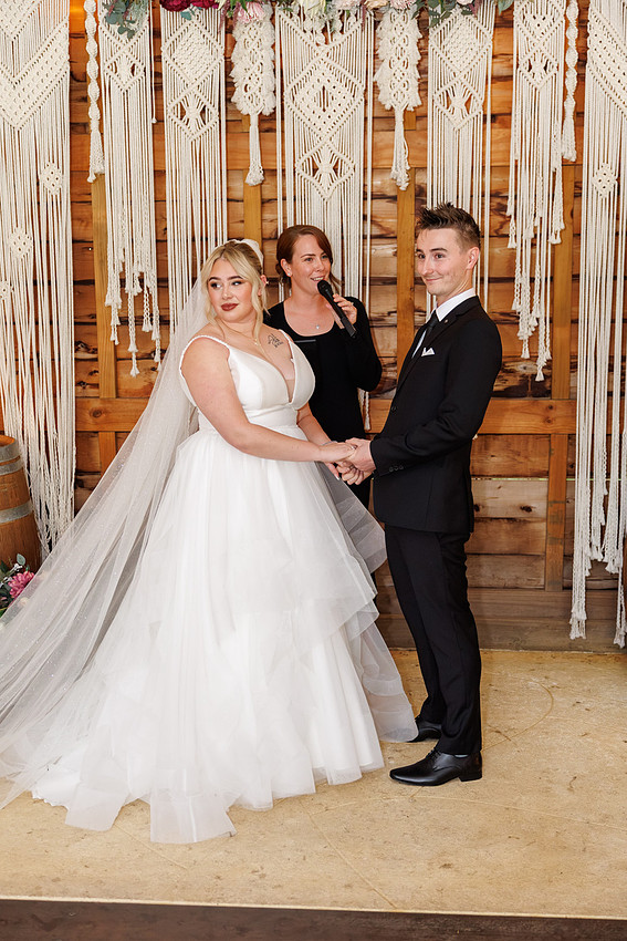 Madeleine and Daniel - Country Charm Weddings Photos