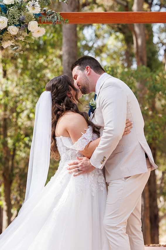 Emma and Jayden - Edith Valley Roelands Wedding Photos