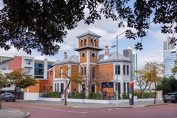 Perth Wedding Photographer - Old Tower House