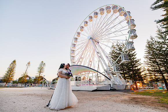 Fremantle Wedding Photographer - Wedding in Fremantle Ferris Wheel